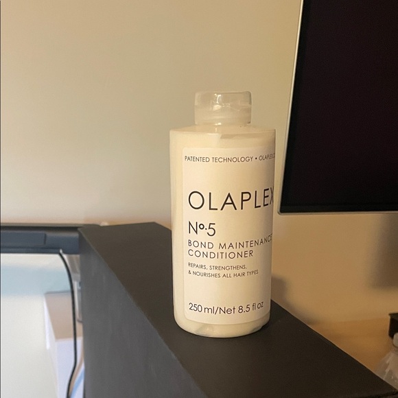 OLAPLEX No.5 Bond Maintenance Conditioner - White with Black Text - Picture 6 of 9